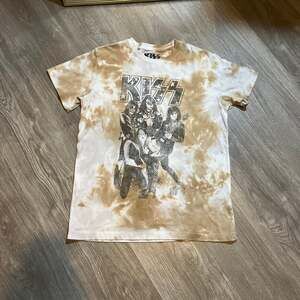 KISS Band Graphic Cream Brown Tie Dye T-Shirt Size Medium